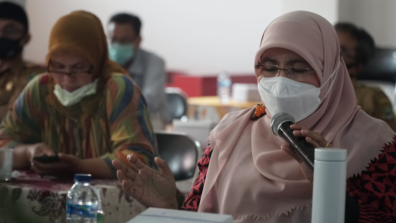 Siti Muntamah, S.AP Anggota  Fraksi PKS DPRD Provinsi Jawa Barat