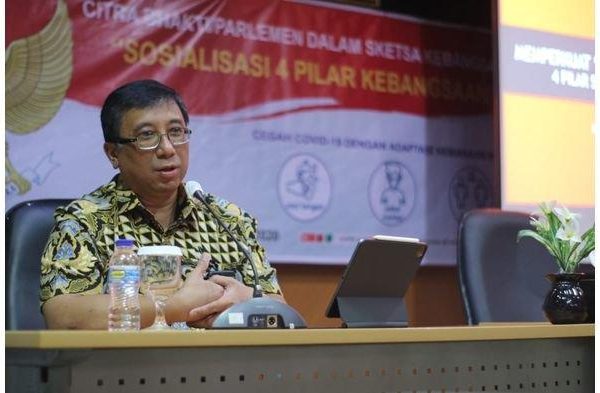 anggota-dprd-jawa-barat-haru-suandharu-2682020